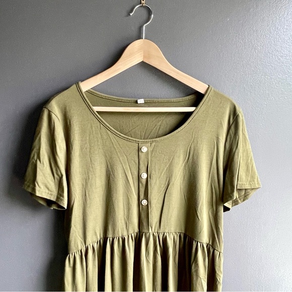 Women Army Green Short Sleeve Peplum Tee Shirt Blouse with Button Accents - Picture 3 of 5